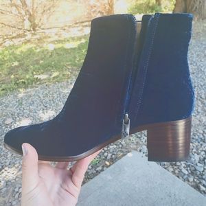 Beautiful, never worn blue velvet boots.